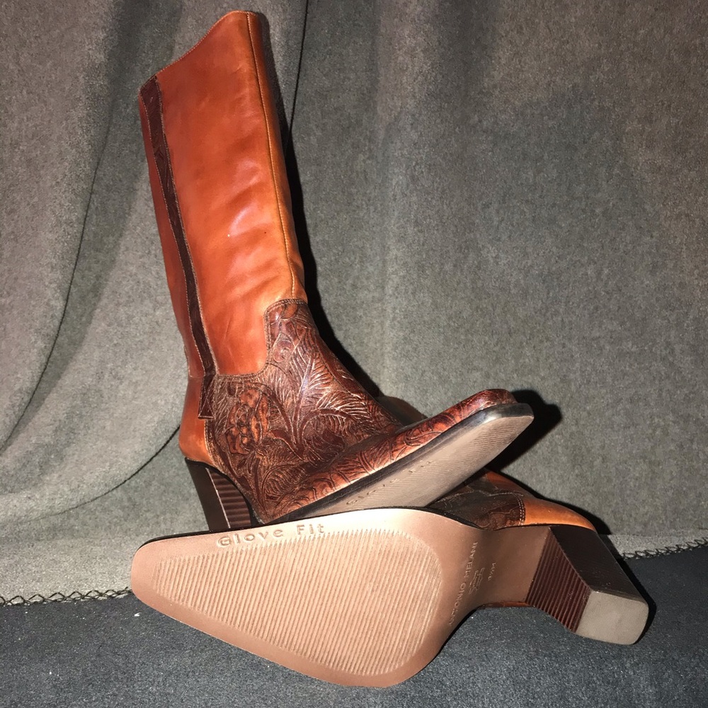 Shoes - Picture 3 of 4
